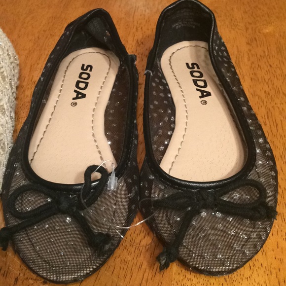 Slippers - Picture 2 of 3